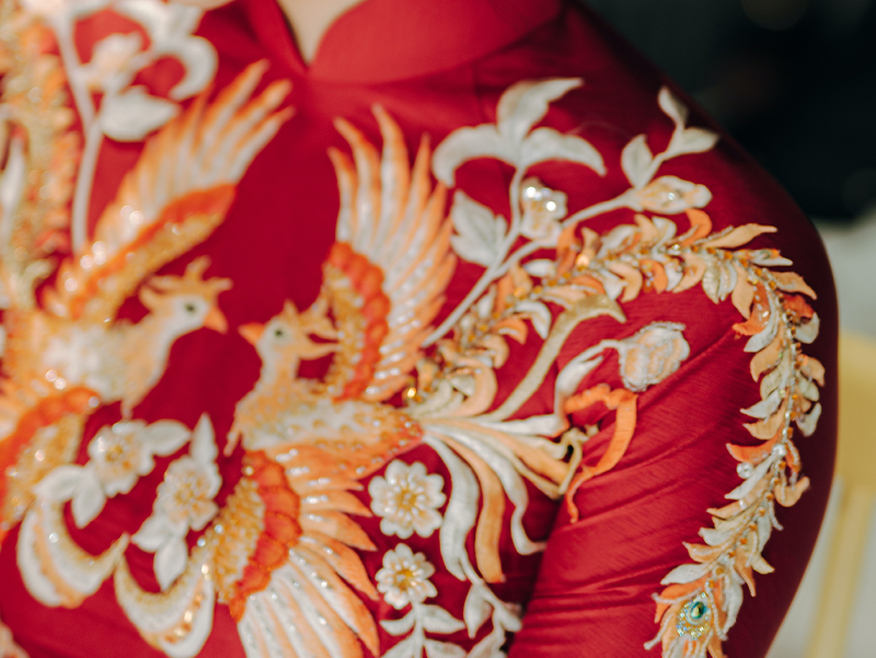 チャイナドレスのオーダーメイドも承っており、お気軽にご相談ください。